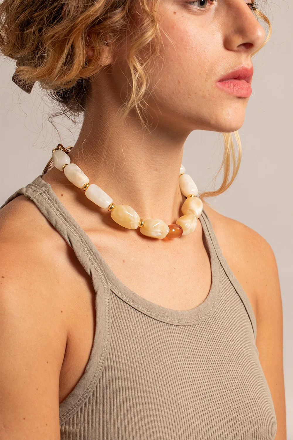 Chaine Courte Dolly Blanc 40 cm - Image 3